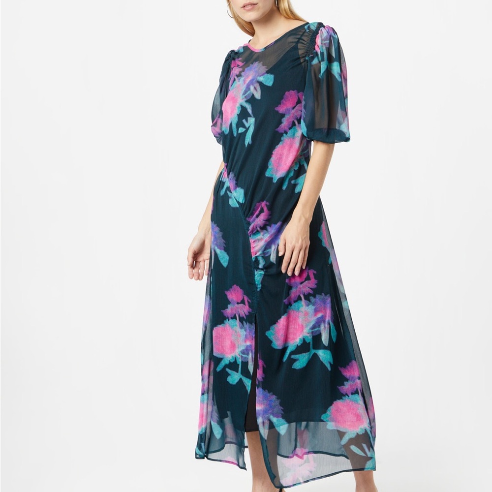 Black Floral Puff-Sleeve Maxi Dress